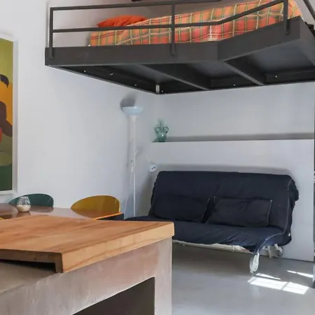 Casita Artista En Edificio Barrio Ruzafa 아파트 *