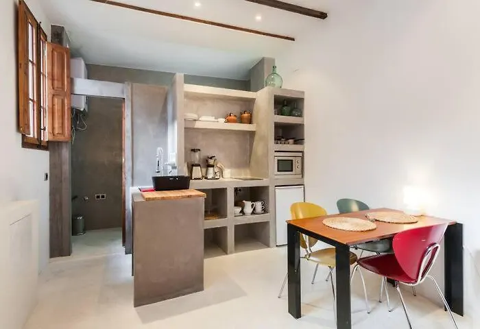 Casita Artista En Edificio Barrio Ruzafa Valencia